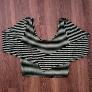 Fitted Black & Green Crop Top (M)